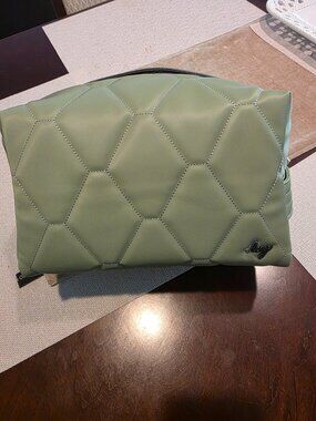 NWT- LUG- BUMPER Satin Luxe VL- SAGE
